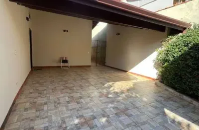 Linda casa com ótima localização jardim santa barbará á  venda