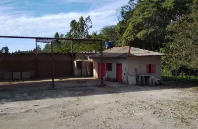 Locação comercial com escritório e barracão na rodovia – local estratégico