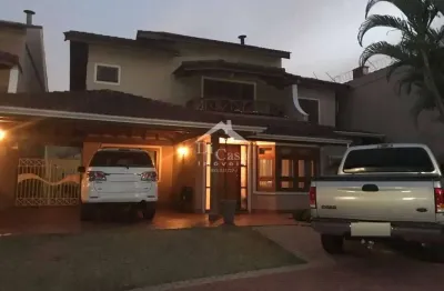 Casa com 4 suítes em condomínio fechado ao lado da al. lucas - lazer com piscina