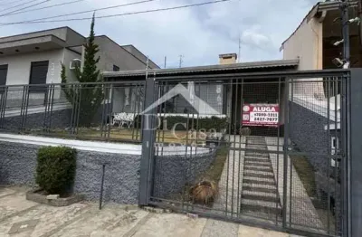 Linda casa, toda térrea, com ótima localização na vila rica em atibaia, 150m²