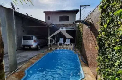 Casa de 2 dorms em bom estado de conservação com piscina - alvinópolis