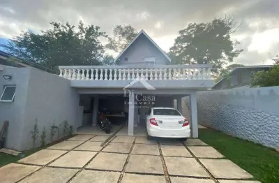 Casa com ampla área livre, jardim paulista, 4 dormitórios e 7 vagas, piscina, vista linda.