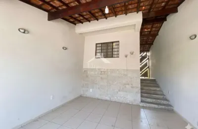 Casa a venda em excelente estado de conservação no jd alvinópolis em  atibaia