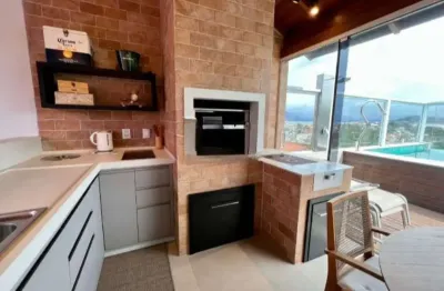Casa com piscina e área gourmet de 3 quartos em itaguaçu