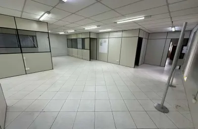 Galpão comercial – localização estratégica em frente ao fort atacadista
