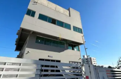 Sala comercial – andar inteiro para locação no estreito!