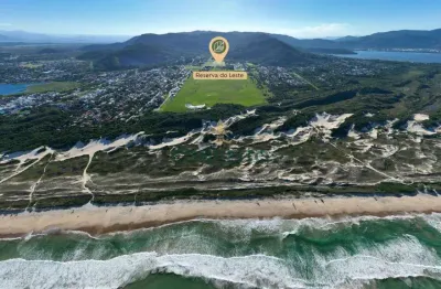 Terreno a venda com 449m² em condominio fechado ( reserva do leste) no rio tavares , 800m² da praia