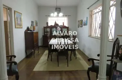 Casa e mais 2 terrenos.  centro da cidade de itu sp. excelente localização - residencial ou comercial - 900m2 de terreno