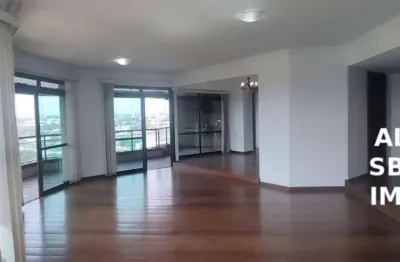 Apartamento com 4 vagas, 4 dormitórios sendo 2 suítes, todos com armários, portas balcões, venezianas automáticas e lindas vistas. 287m2.  1 por andar