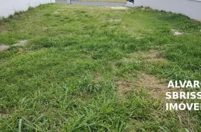 Terreno plano à venda no Condomínio Saint Paul em Itu/SP, com 360 m² de área total.