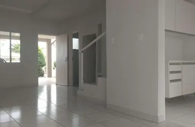 Casa com 3 dormitórios sendo uma suíte no condominio residencial  vila bella