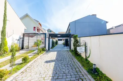 Sobrado com 3 quartos e uma suite com jardim privativo jardim ipe santa felicidade