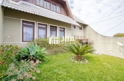 Casa ampla com espaço de jardim e estacionamento no bairro xaxim