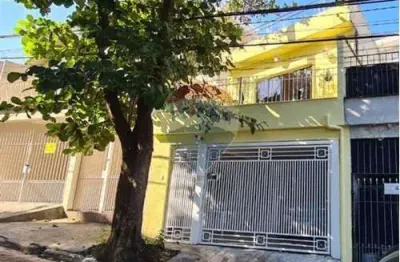 Excelente sobrado no parque são domingos - 3 dormitórios, sala e cozinha amplas, 2 banheiros e 2 vagas de garagem
