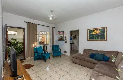 Casa com 2 quartos à venda na Rua Maria Martinês Ciudad, 9, Jardim Elvira, Osasco