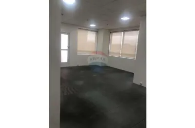 Sala comercial de 46m² na alameda rio negro - alphaville