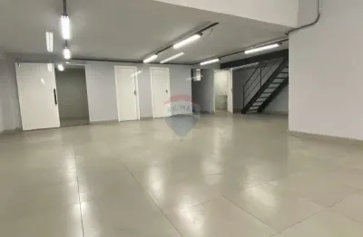 Salão Comercial para Locação na Lapa  – 280m² de área livre, reformado, ótima localização