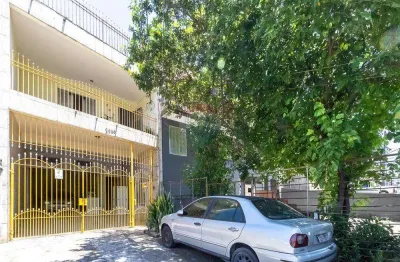 Casa a venda no jardim mutinga, com piscina, excelente para renda extra.