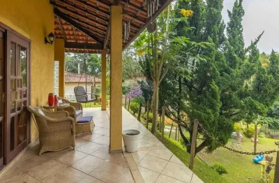 Casa à venda  na Fazendinha/Granja Viana - qualidade de vida aliada à praticidade