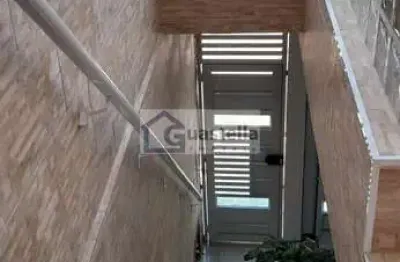 Casa sobrado em jardim thelma - 2 dorms, 1 suíte, r$450 mil