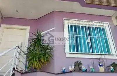 Sobrado à venda no demarchi, sbc: 3 suítes, 228m², r$990mil