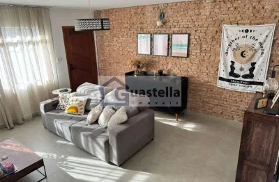 Sobrado à Venda no Jardim do Mar, SBC – 3 Dorms, 198m², R$1.1Mi