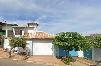 Casa comercial à venda na tiradentes, 960, centro, capivari, 243 m2 por r$ 900.000