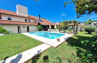 Casa à venda com terreno de 1008m² muito bem localizada no santa mônica, florianópolis !!