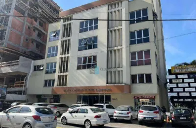 Conjunto de salas com vaga coberta na rua lauro linhares