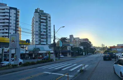 Apartamento 3 Dormitórios à Venda no Córrego Grande, Florianópolis !!