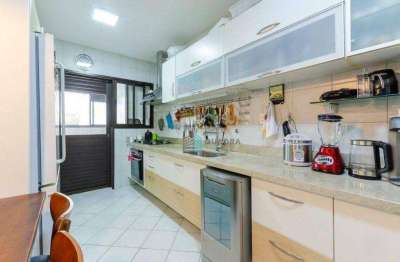 Apartamento à venda no centro, à 100 metros da beira-mar norte, florianópolis !!