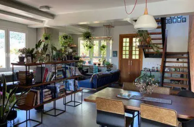 Parque são jorge, casa com 03 dormitórios, área de lazer, alto padrão - florianópolis /sc