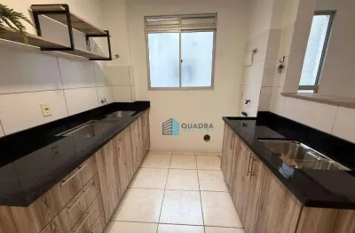 Apartamento reformado com cozinha planejada no Residencial Parque Flores da Estação, ao lado da Avenida das Torres