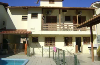 Casa com 5 dormitórios à venda, 210 m² por R$ 1.500.000,00 - Parque São Jorge - Florianópolis/SC