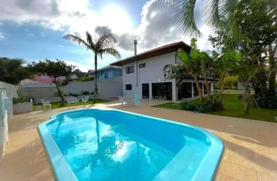 Casa à venda com amplo terreno de esquina no parque são jorge, florianópolis !!
