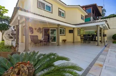 Casa de alto padrão à venda no condomínio alphaville em santana de parnaíba - sp.