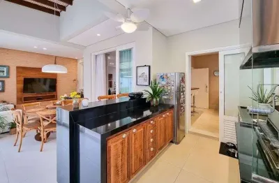 Casa de condomínio sobrado para venda tem 333 metros quadrados com 4 quartos
