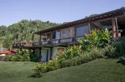 Casa de alto padrão à venda no condomínio portogalo em angra dos reis - rj.