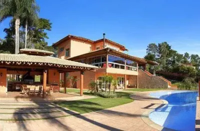 Casa de altíssimo padrão em condomínio fechado localizada em ibiúna, são paulo.