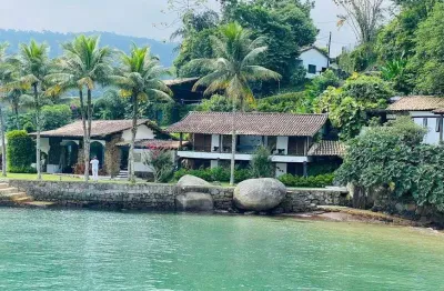Casa sobrado de alto padrão à venda no condomínio portogalo em angra dos reis - rj.