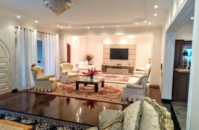 Casa para aluguel e venda possui 700 metros quadrados com 4 quartos