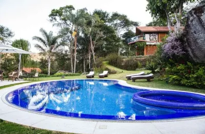 Casa à venda no condomínio vale do barão em petrópolis - rj.