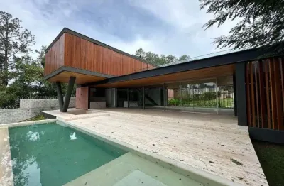 Casa sobrado alto padrão à venda no condomínio lago azul em aroçaiaba da serra - sp