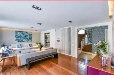 Casa sobrado de alto padrão à venda no Conjunto Residencial Village Cidade Jardim em São Paulo - SP