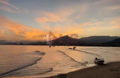 Apartamento frente a praia do camaroeiro com 2 dormitórios.