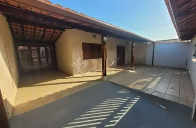 Casa ampla a 200m da praia – conforto e espaço para sua família!