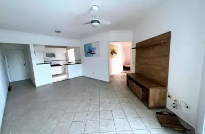 Apartamento para locação definitiva com 3 quartos, 1 suíte, 1 vaga coberta, frente mar.