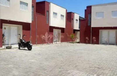 Sobrado em condomínio horizontal com 2 dormitórios para locação mensal.