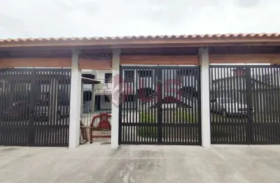 Venda de casa em condomínio a 300 metros da praia martim de sá!