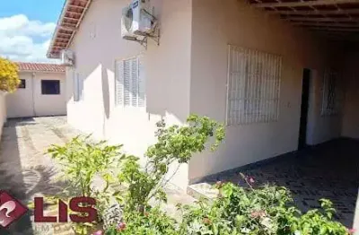 Casa térrea para locação 2 quartos mais 2 suítes externas, poiares, caraguatatuba - sp